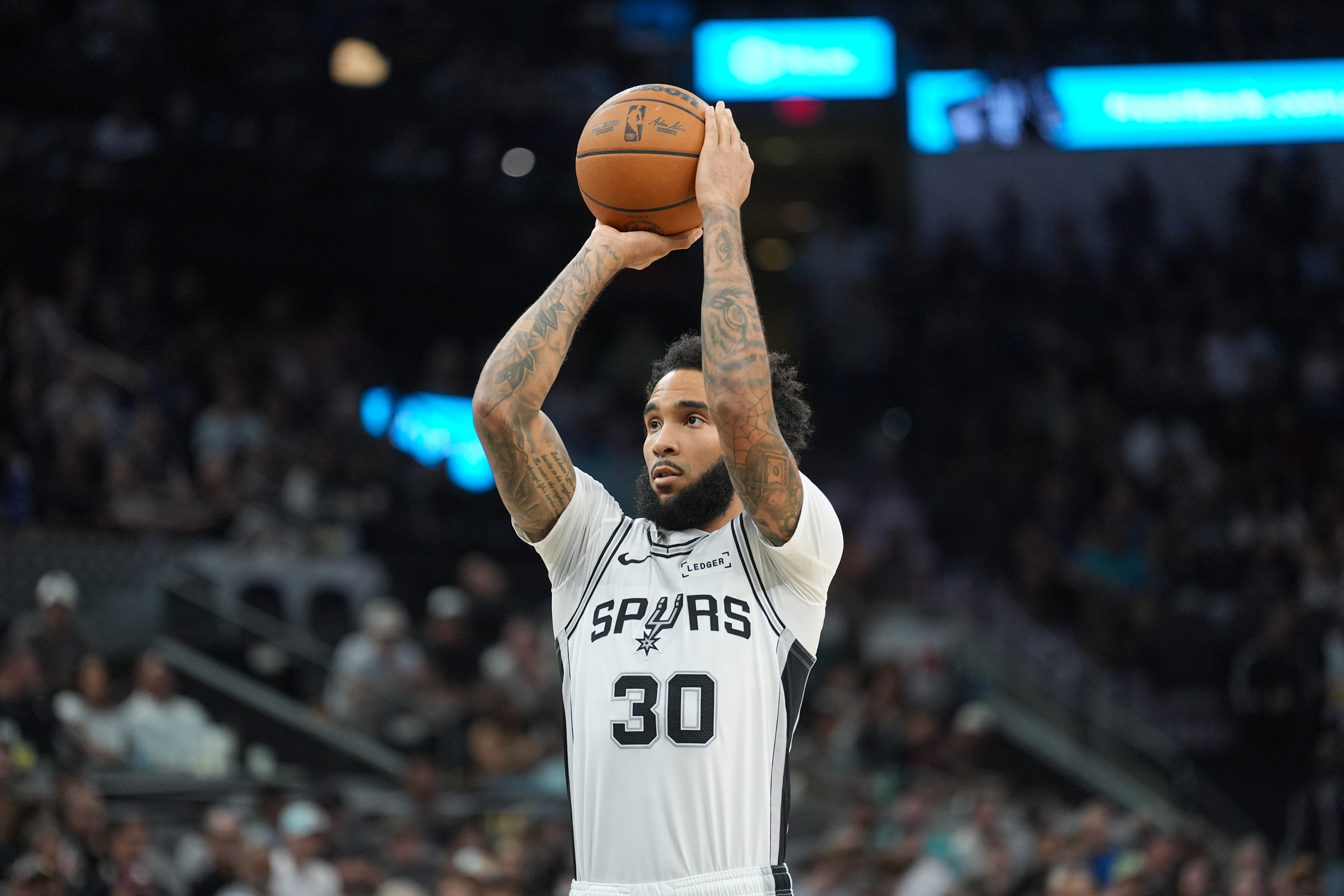 zhibo8-年终大战得分榜！火箭登53分造极境 077杜兰特上榜 近4旬乔詹在列