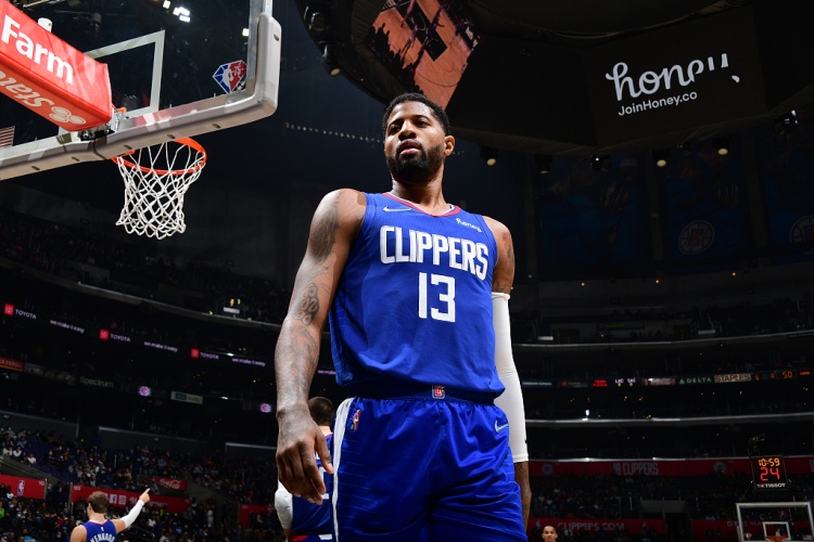 zhibo8-年终大战得分榜！火箭登53分造极境 077杜兰特上榜 近4旬乔詹在列