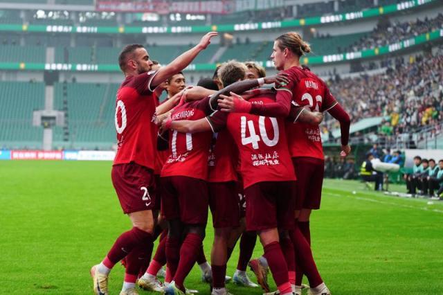 1740027404576080256.jpg 直播8-【2025中超巡礼之河南】冲击前六!充足备战不容小觑