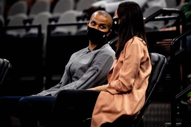 直播吧-【现场】帕克现场督战 马刺打出赛季最佳比赛